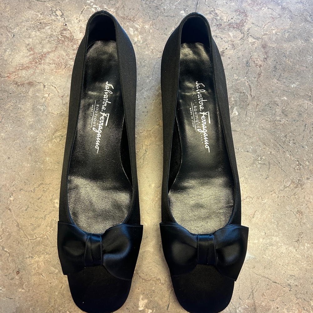 Authentic Salvatore Ferragamo size 9